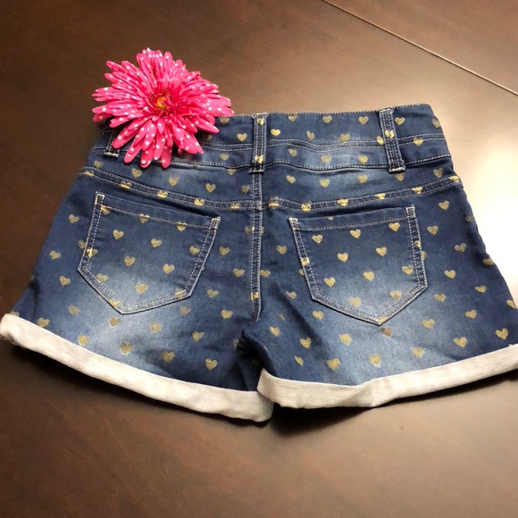 Girls shorts 🌼 - Picture 4 of 5